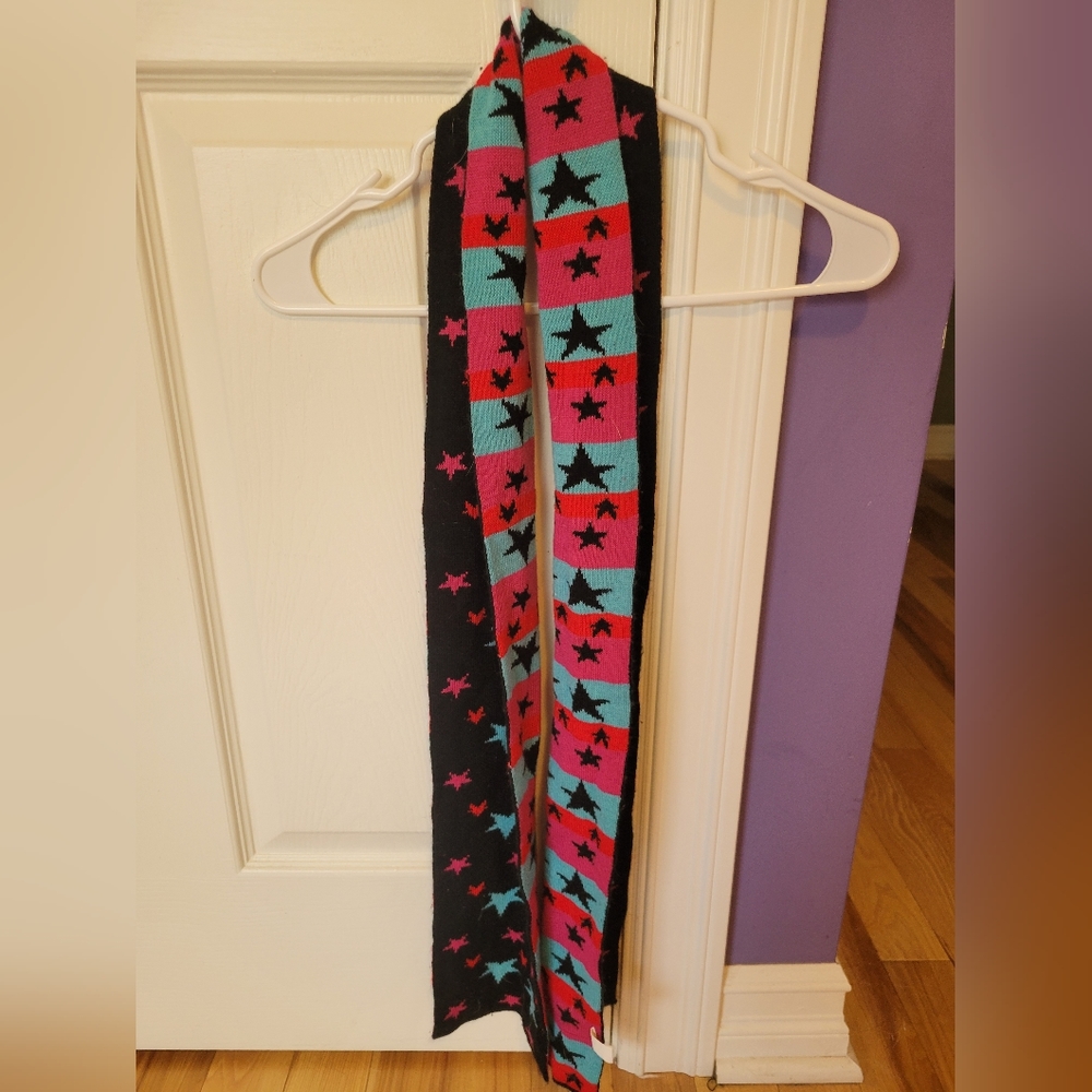 Reversable Scarf - Picture 2 of 4